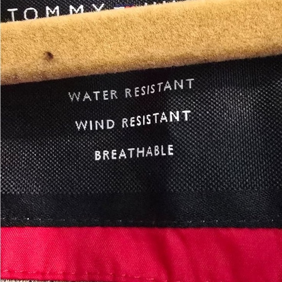 Tommy Hilfiger Men's Red Windbreaker - Picture 7 of 14